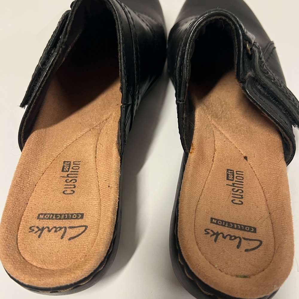 Clarks Women's Black Leather Mules - Picture 9 of 10